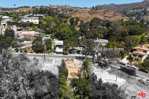 Photo of 16506 Akron Street, Pacific Palisades, CA 90272 (MLS # 25576905)