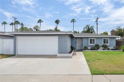 Photo of 116 E Hoover AVE, Orange, CA 92867 (MLS # OC26186372)