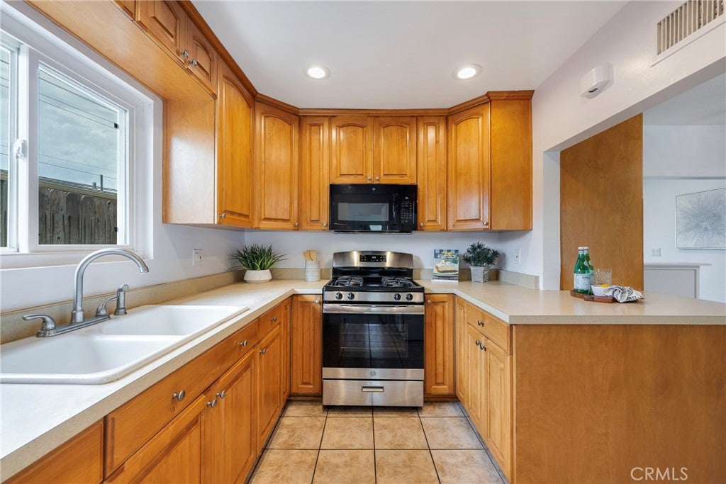 116 E Hoover