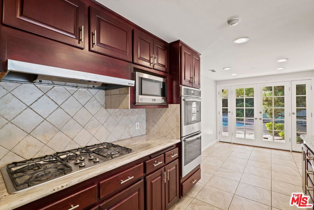 15649 Woodfield Place