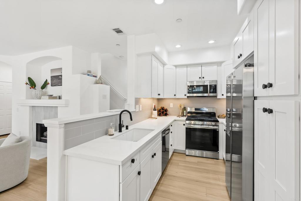 6417 Terraza Portico