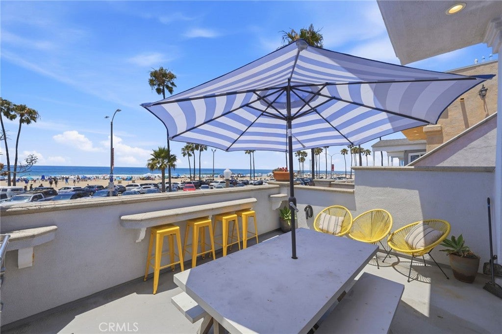 2202 W Oceanfront