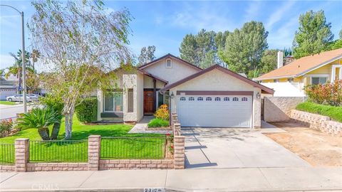 Photo of 23104 Poplar Glen Cir, Valencia, CA 91354 (MLS # SR26072318)
