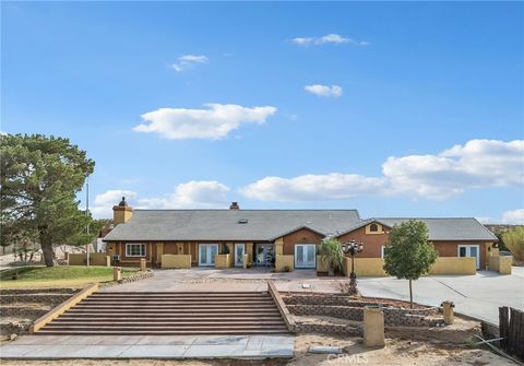 Photo of 13801 Shadow Mountain Rd, Helendale, CA 92342 (MLS # HD26017402)