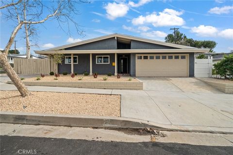 Photo of 27938 Oakmoor St, Canyon Country, CA 91351 (MLS # OC26018389)