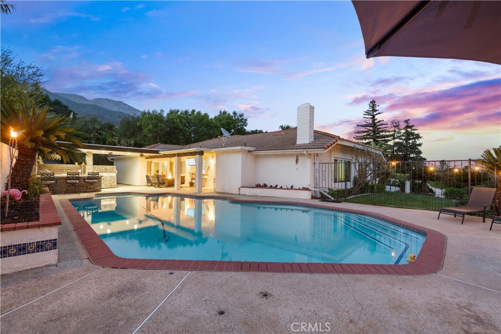 2485 San Mateo Drive