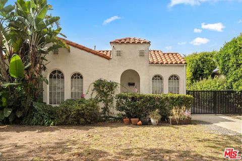 Photo of 2535 Veteran Avenue, Los Angeles, CA 90064 (MLS # 26637177)