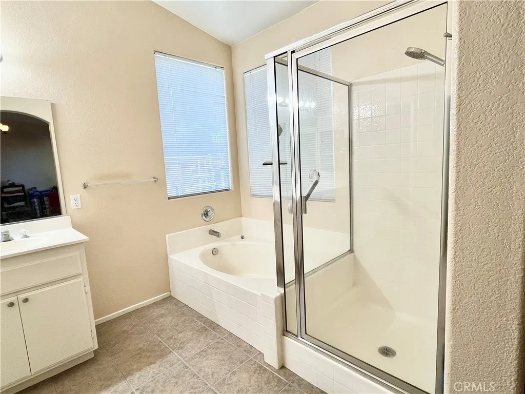 Menifee, California 92585, United States, 4 Bedrooms Bedrooms, ,3 BathroomsBathrooms,Residential,Active,201855