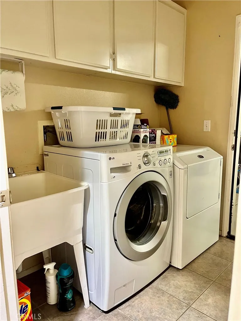 Menifee, California 92585, United States, 4 Bedrooms Bedrooms, ,3 BathroomsBathrooms,Residential,Active,201855