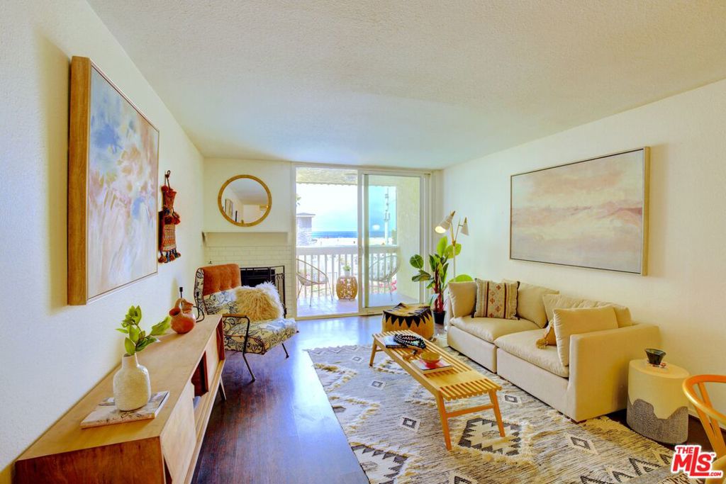 22 Navy Street 205, Venice CA 90291