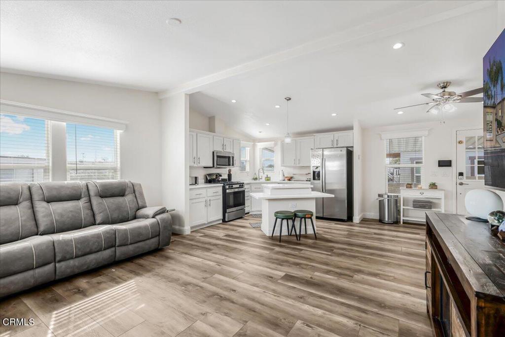 Mobile/Modular/Manufactured - Manufactured In Park