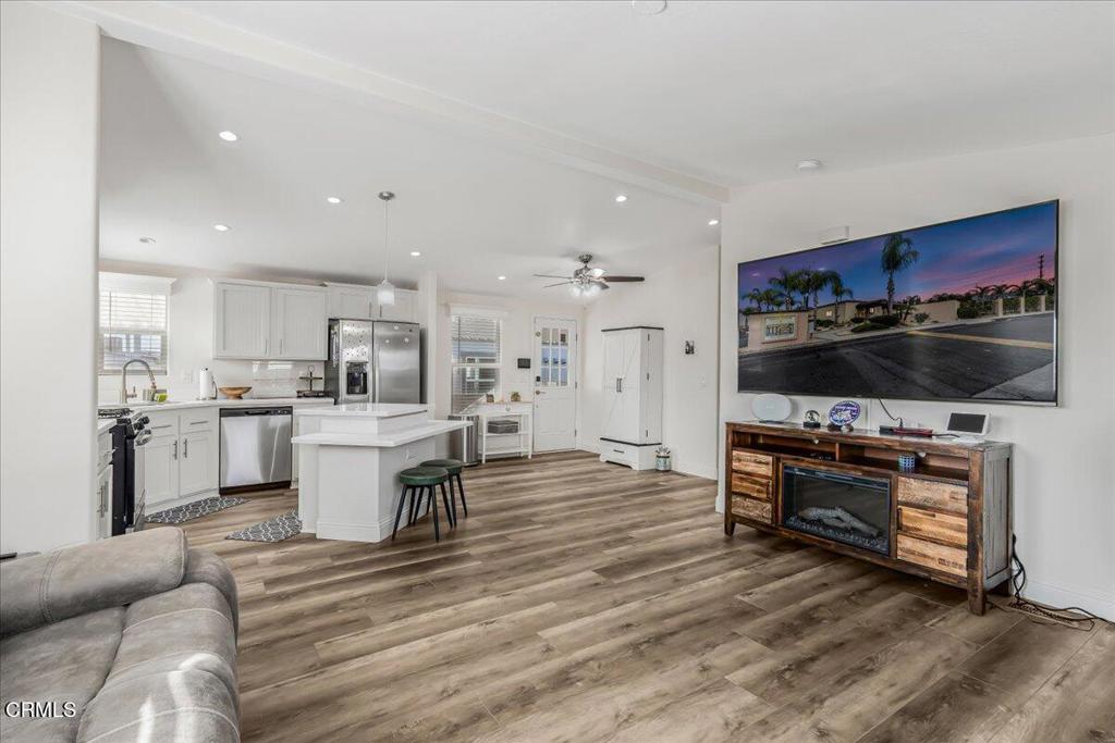 Mobile/Modular/Manufactured - Manufactured In Park