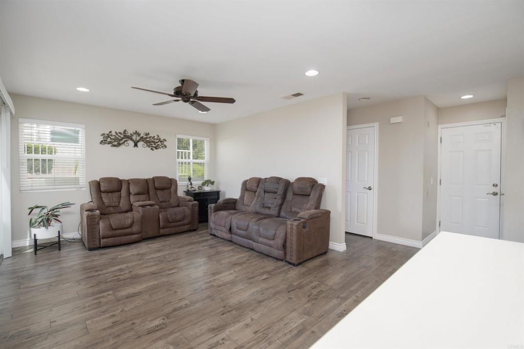 15832 Camino Crisalida