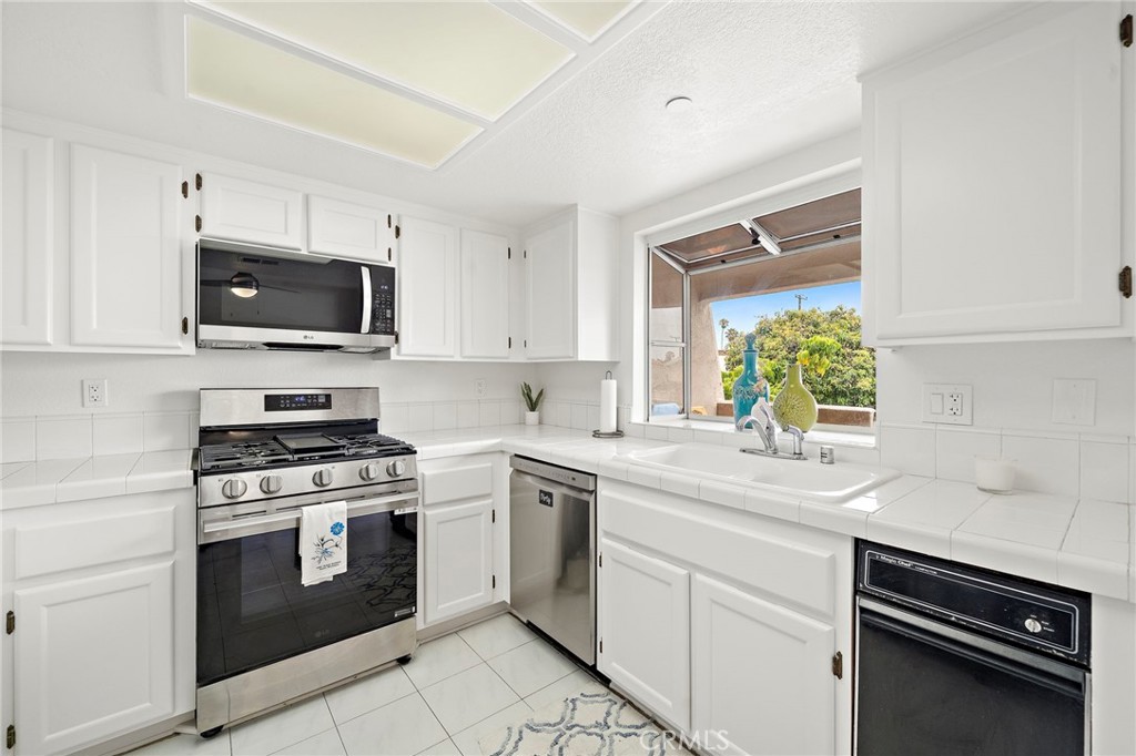 606 Lake Street 23