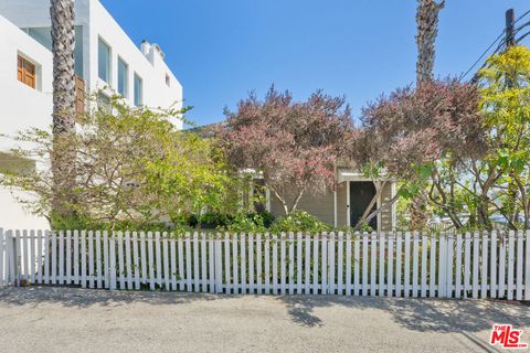 Photo of 137 Strand Street, Santa Monica, CA 90405 (MLS # 25529377)