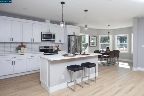 Photo of 2479 Pacheco St St, Concord, CA 94520 (MLS # 41128868)