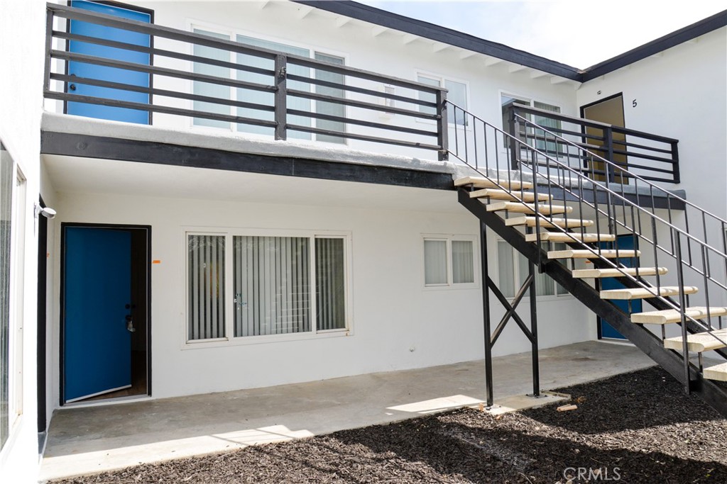 241 Avenida Pelayo 2