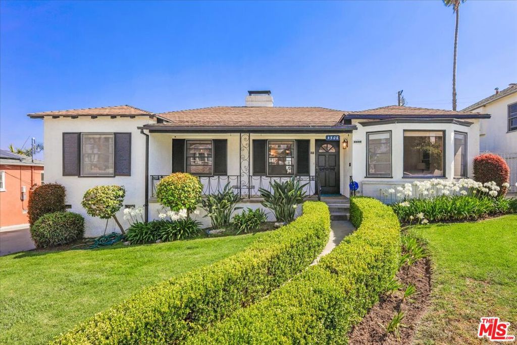 This residence is situated within a picturesque hillside community consisting of multiple cul-de-sac streets. Nestled in Windsor Hills, it connects seamlessly with View Park and is just minutes from Baldwin Hills Estates. The property features two bedrooms, one and a half bathrooms, and a spacious knotty pine paneled family room equipped with dual closets and a fireplace, creating a cozy atmosphere. It includes a spacious eat-in kitchen, formal dining room with hardwood floors and a living room with a wood-burning fireplace. The view from the house faces south, overlooking the south-end of DTLA, South Bay and the Long Beach areas. The rear yard is perfect for entertaining and includes a built-in gazebo ideal for summer gatherings or quiet mornings with coffee. The grounds are quite spacious so there is room to expand. The property is ideally located near shopping centers, restaurants, coffee houses, boutiques, significant transportation hubs, freeways, LAX, and Culver City. Additionally, this home is adjacent to one of LA's most scenic parks, the Kenneth Hahn Recreational Center, offering hiking trails, walking paths, fishing spots, lakes, picnic areas, and spectacular views of the LA Basin, Santa Monica Mountains, Mulholland Ridge and other amazing vistas. This home can become a dream come true! You don't want to miss this opportunity!
