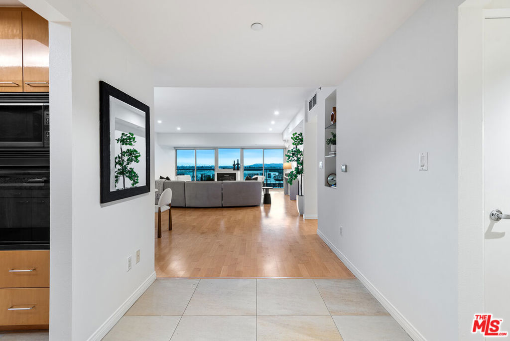 13600 Marina Pointe Drive 905