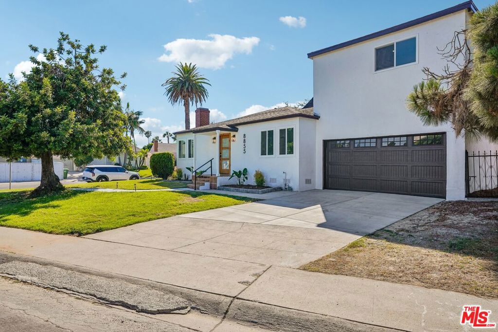 8855 Lilienthal Avenue