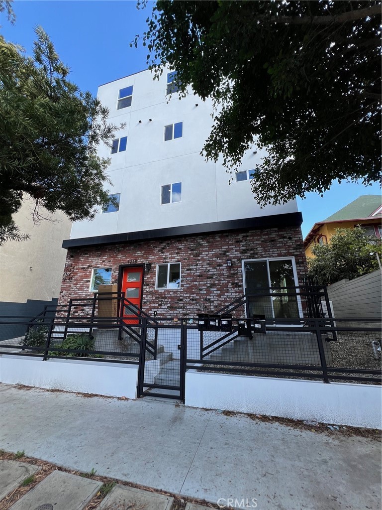 1214, 1214 1/2, 1216, 1216 1/2 & 1218 Arapahoe St, Los Angeles CA 90006
Presenting a Clean Modern look 2022 NEW CONSTRUCTION 5 Unit Property.
Option For Sale or Lease
Don’t miss out on this Huge Discount. Priced to go.
Similar Project Appraised at $5,870,000. Similar project located just 1 Street away, same builder, same Bedroom & Bathroom count, with approx. 1,553 sqft less than 1218 Arapahoe St.
Sales prices gives the Buyer a great opportunity to a good amount of equity.
Lease pricing is per room. If not buying you can Rent the whole property or rent a unit privately, where everything in the unit is private to you. There's (1) unit 7 bedrooms and 6 bathrooms, (2) units of 7 bedrooms and 7 bathrooms, (2)units of 5 bedrooms and 5 bathrooms OR you can Rent per room, where Bedroom and Bath would be private; Common spaces like Kitchen and Laundry would be shared.
This project is located in a hot rental area. Location, location, location! Property has little to no maintenance; super convenient for the owner. A perfect co living investment property that when leased would bring in a Pro forma Cap rate of 7.433%.
Property’s breakdown is the following: 1(FRONT, SingleFamilyResidence) Unit is 7 BED, 6 BATH.
(MIDDLE Duplex-mirrored units) is 7 BED, 7 BATH X2
(REAR Duplex-mirrored units) is 5 BED, 5 BATH X2
Total of 31 Bedrooms and 30 Bathrooms
All units are Quad-Level & separately metered for each utility service.
This property is rare to find, making it a hot commodity!
Buyer(s) to independently verify all information on this listing. Listing agent is not liable for any information that turns out incorrect. The accuracy of all information, regardless of source, including but not limited to square footages, lot sizes, income, and expenses, is deemed reliable but not guaranteed.