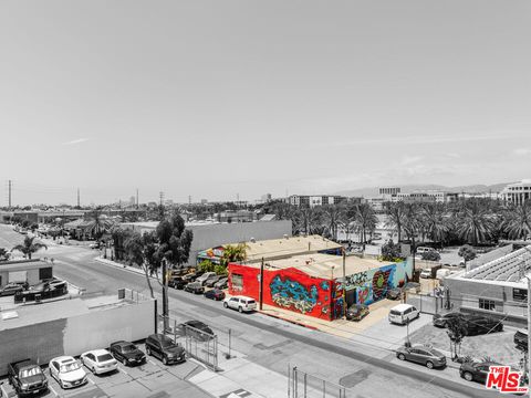 Photo of 2319 Michigan Avenue, Santa Monica, CA 90404 (MLS # 26665265)