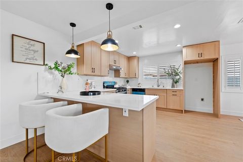 Photo of 401 E Cherry Ave, Monrovia, CA 91016 (MLS # CV25262917)