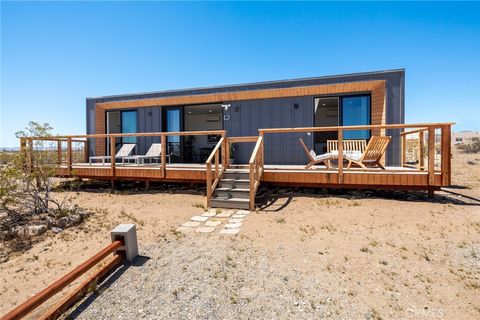 Photo of 1375 Fortuna Ave, Landers, CA 92285 (MLS # JT26000779)