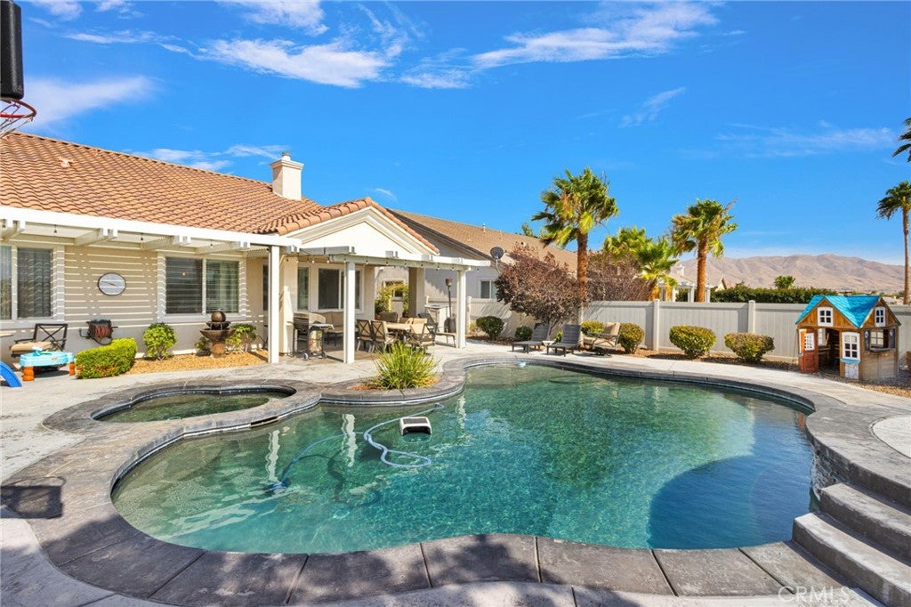 11240 Dandelion Lane