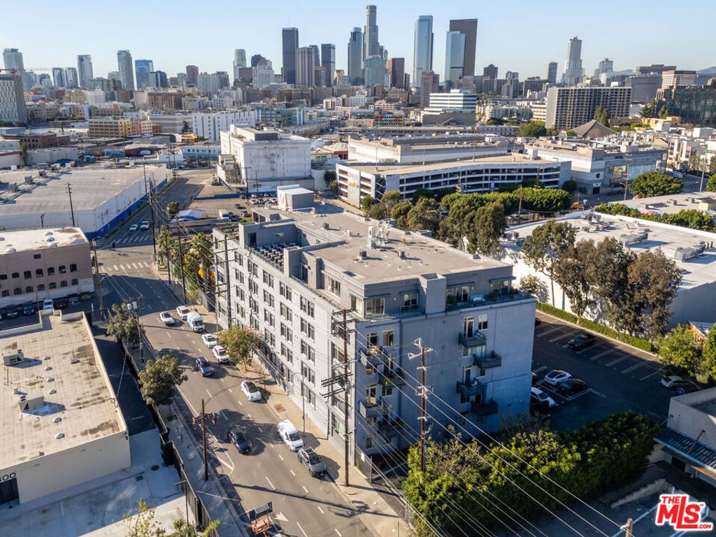 Photo of 825 E 4th Street #508, Los Angeles, CA 90013 (MLS # 26638675)