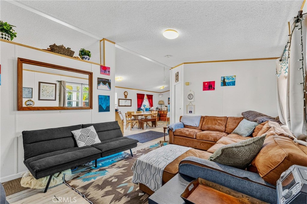 913 S Grand Avenue 102