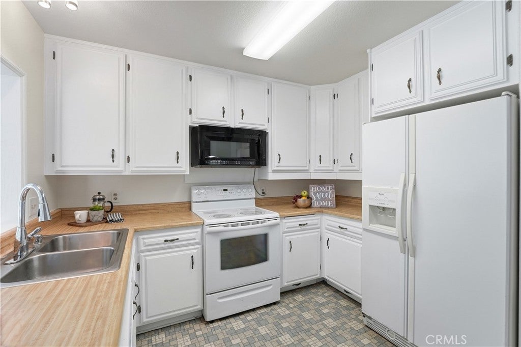 22692 Via Santa Maria, Mission Viejo CA 92691 - Photo 12