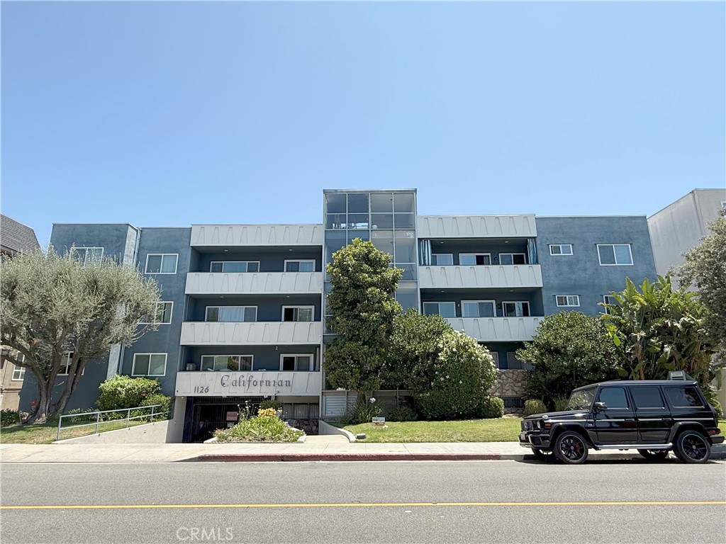 This recently remodeled two-bedroom, one-bathroom condominium offers an excellent opportunity to personalize and refresh to your taste. Located on the top floor of a well-maintained and highly sought-after building, this home is nestled in the heart of Glendale’s vibrant North Central Avenue neighborhood—just moments from shopping, dining, churches, and convenient transportation options.
***CURRENTLY, ALL UTILITIES ARE COVERED BY HOA, offering added value and peace of mind. (buyer to verify through escrow)***
Enjoy secure access via the inviting front lobby or rear entrance with elevator service to the unit and the subterranean parking garage. The building features a beautifully maintained central courtyard that adds a warm and welcoming ambiance.
The unit includes the convenience of in-unit laundry, along with access to a community laundry room. An assigned one-car parking space is ideally situated in the secure underground garage.
Don’t miss this opportunity to own a condo in one of Glendale’s most desirable areas—ready for your personal touch!