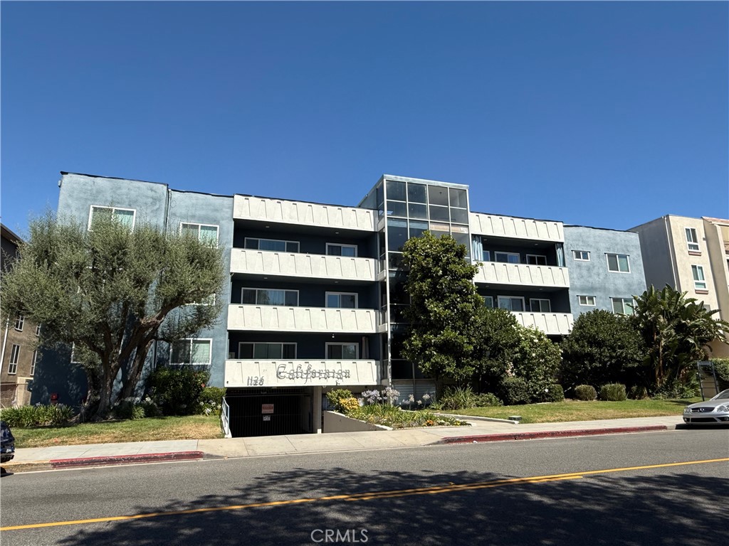 This recently remodeled two-bedroom, one-bathroom condominium offers an excellent opportunity to personalize and refresh to your taste. Located on the top floor of a well-maintained and highly sought-after building, this home is nestled in the heart of Glendale’s vibrant North Central Avenue neighborhood—just moments from shopping, dining, churches, and convenient transportation options.
***CURRENTLY, ALL UTILITIES ARE COVERED BY HOA, offering added value and peace of mind. (buyer to verify through escrow)***
Enjoy secure access via the inviting front lobby or rear entrance with elevator service to the unit and the subterranean parking garage. The building features a beautifully maintained central courtyard that adds a warm and welcoming ambiance.
The unit includes the convenience of in-unit laundry, along with access to a community laundry room. An assigned one-car parking space is ideally situated in the secure underground garage.
Don’t miss this opportunity to own a condo in one of Glendale’s most desirable areas—ready for your personal touch!
