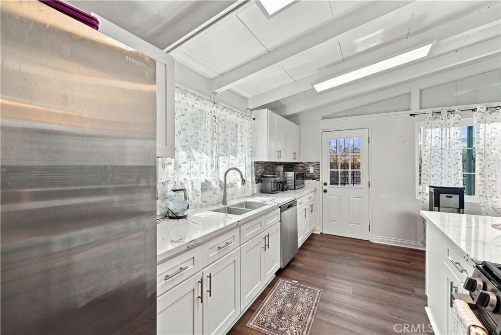 1407 W Colonial Avenue