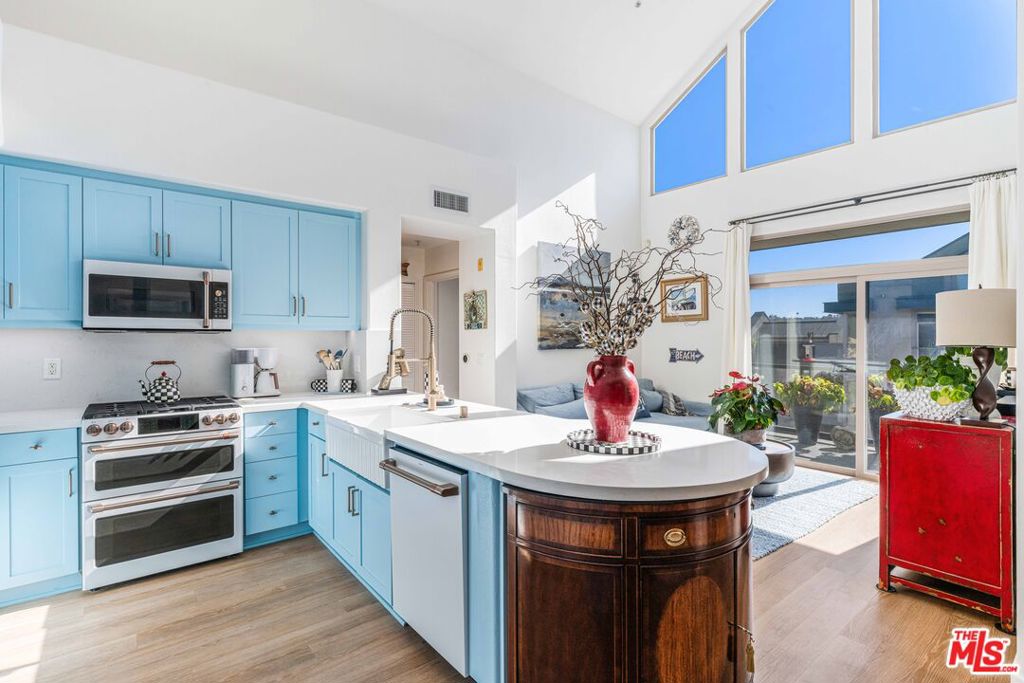 Photo of 13044 Pacific Promenade #424, Playa Vista, CA 90094 (MLS # 26986183)