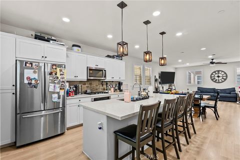 Photo of 11226 N Alta Ave, San Fernando, CA 91345 (MLS # SR26044456)