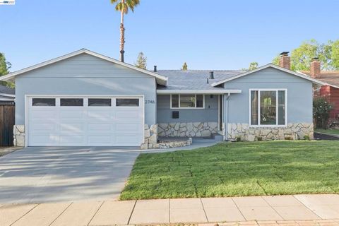 Photo of 2746 Kelly St St, Livermore, CA 94551 (MLS # 41128264)