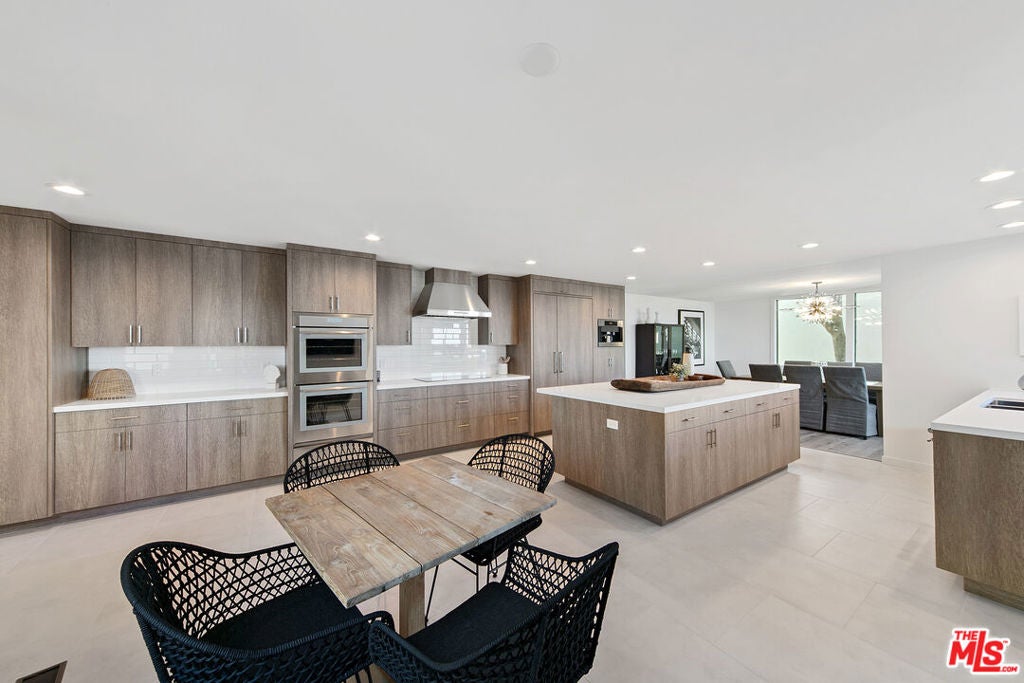 2688 Rambla Pacifico Street