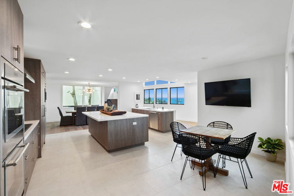 2688 Rambla Pacifico Street