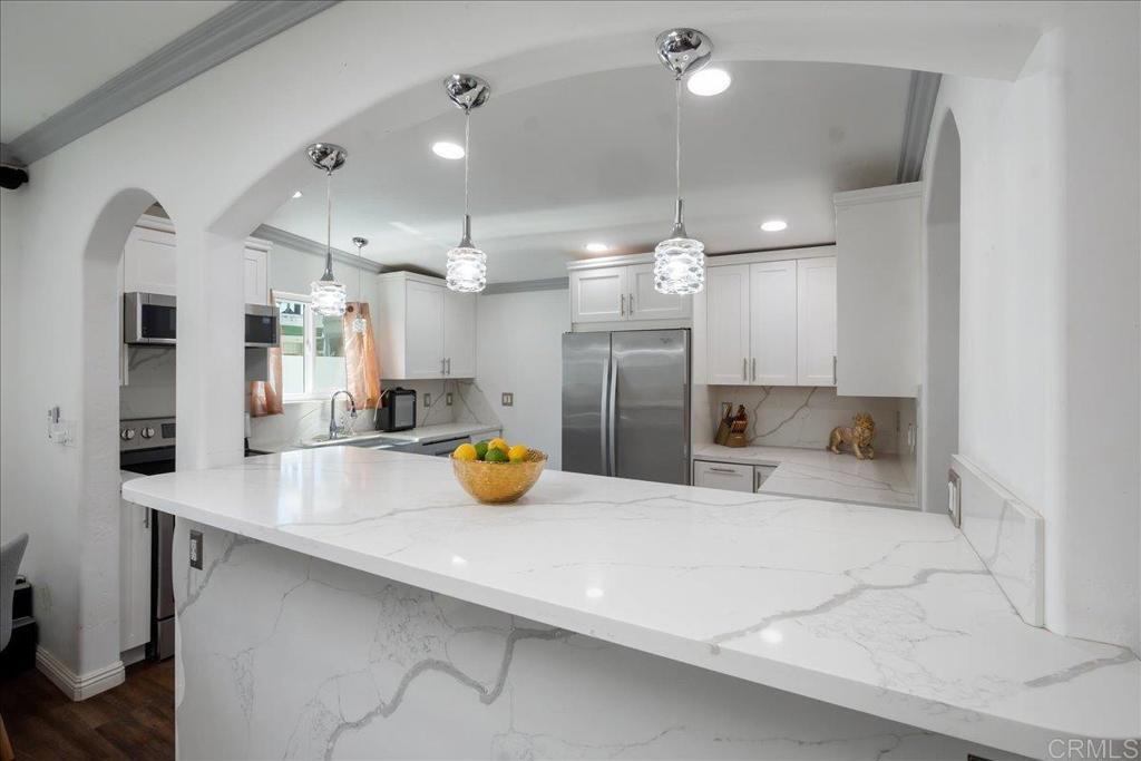 4126 E Plaza Boulevard