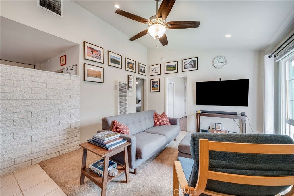 409 E Pleasant