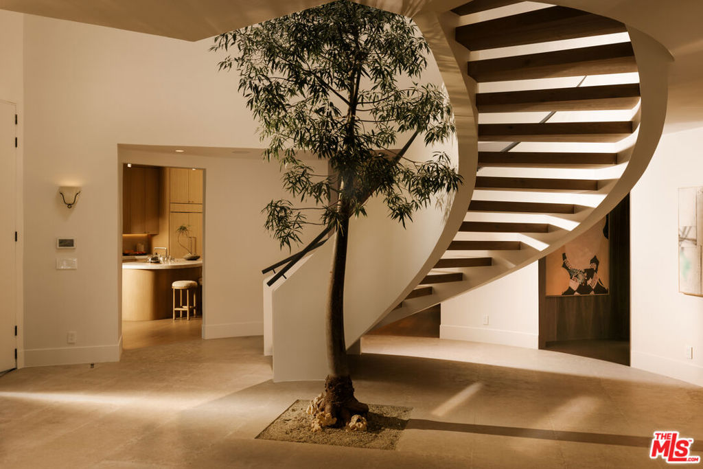 1122 La Altura Road
