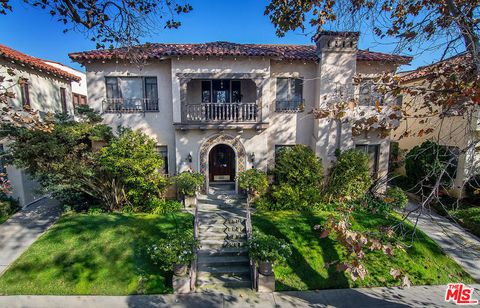 Photo of 126 N Sycamore Avenue, Los Angeles, CA 90036 (MLS # 26657287)
