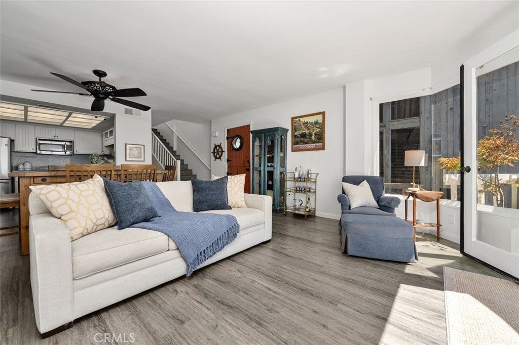 2430 Glenneyre