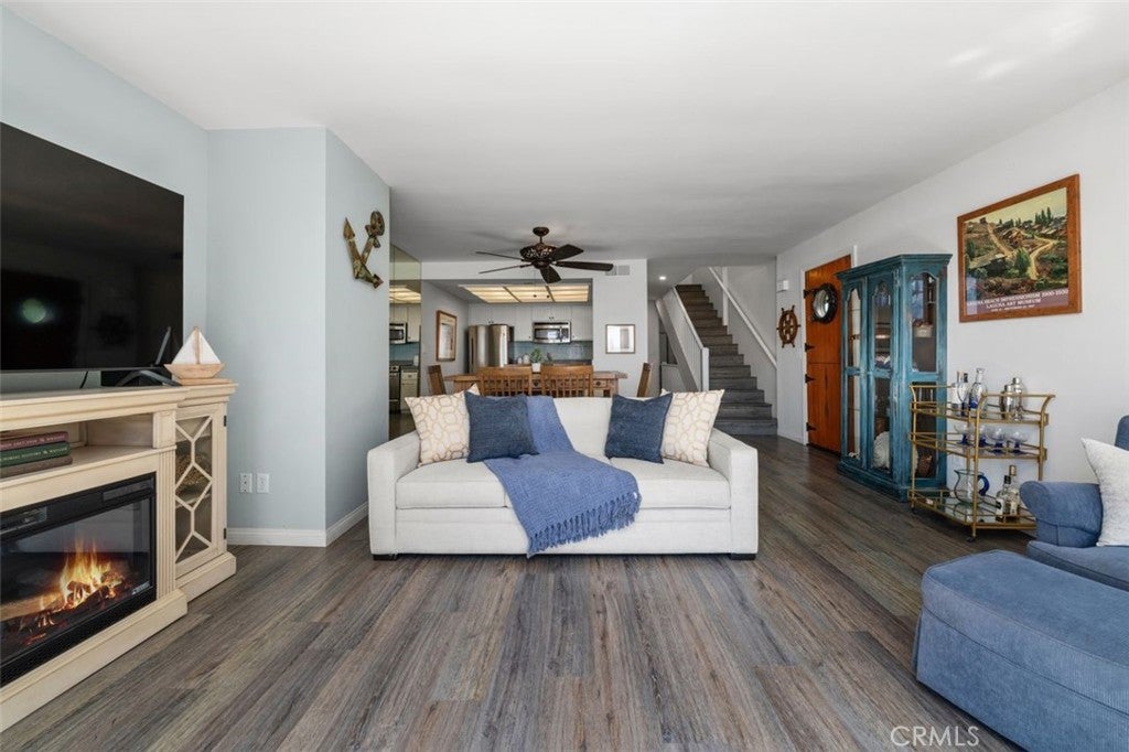 2430 Glenneyre