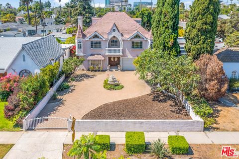 Photo of 2207 Veteran Avenue, Los Angeles, CA 90064 (MLS # 25587745)