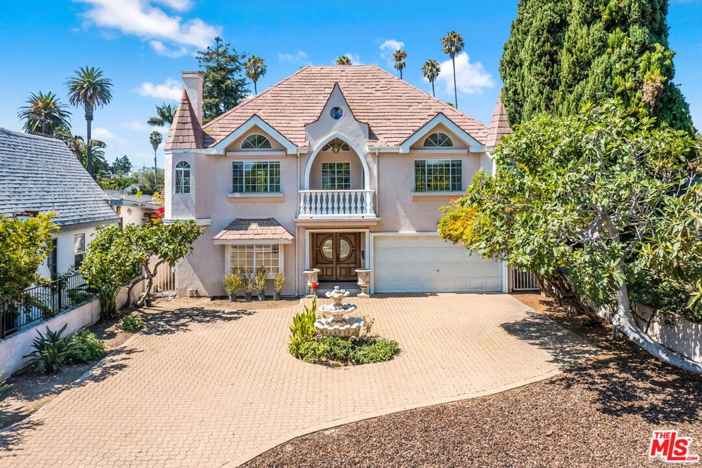 Photo of 2207 Veteran Avenue, Los Angeles, CA 90064 (MLS # 25587745)