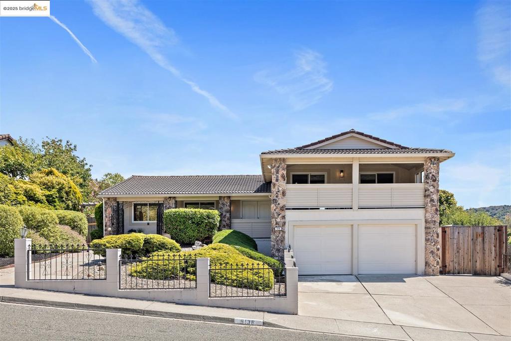 Properties 3 5136 Rain Cloud Dr