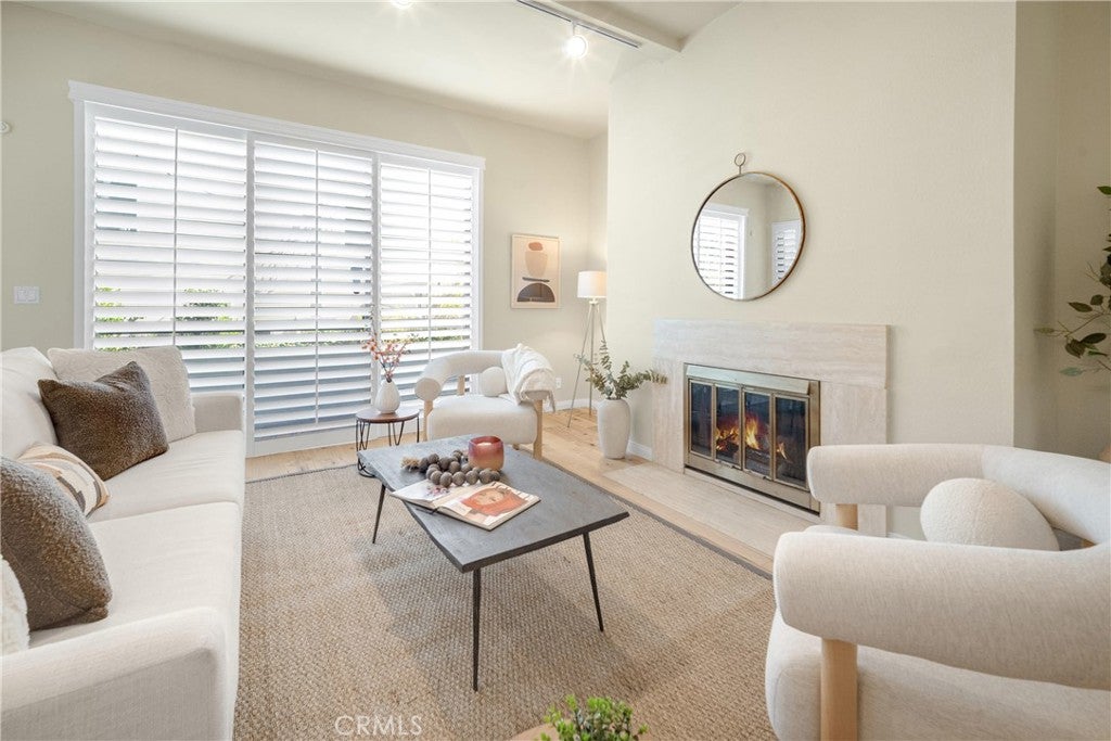 1870 Veteran Avenue 101